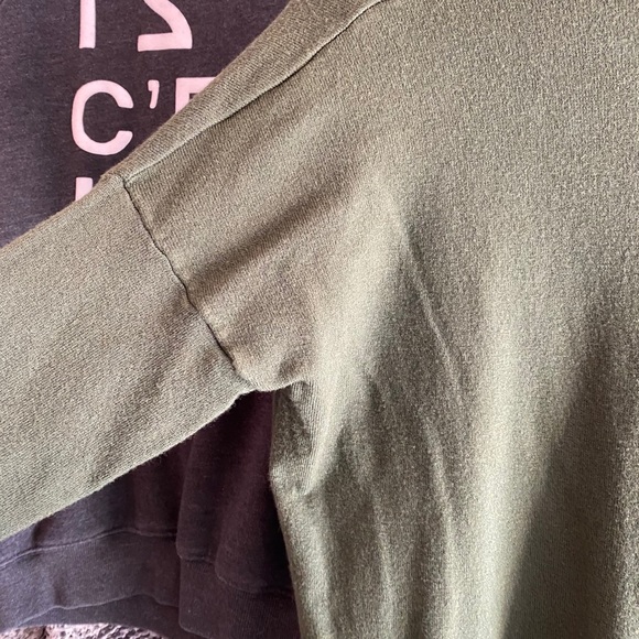 NWOT STACCATO OLIVE GREEN VNECK SWEATER. - Picture 5 of 7